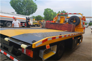 侯马附近拖车电话号码服务